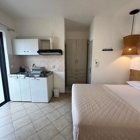 Tsimiklis Apartments Финикунда Екстериор снимка