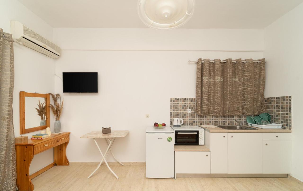 Tsimiklis Apartments Финикунда Екстериор снимка