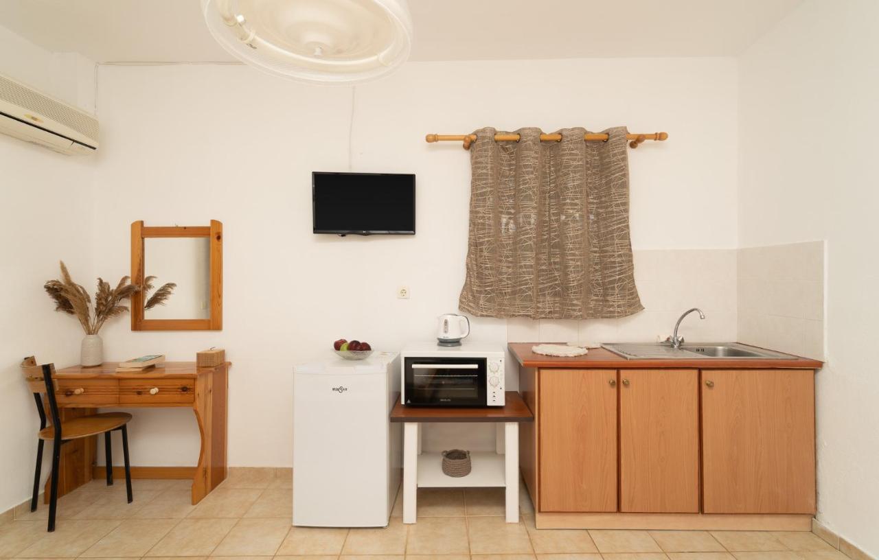 Tsimiklis Apartments Финикунда Екстериор снимка
