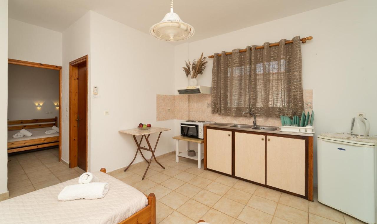 Tsimiklis Apartments Финикунда Екстериор снимка