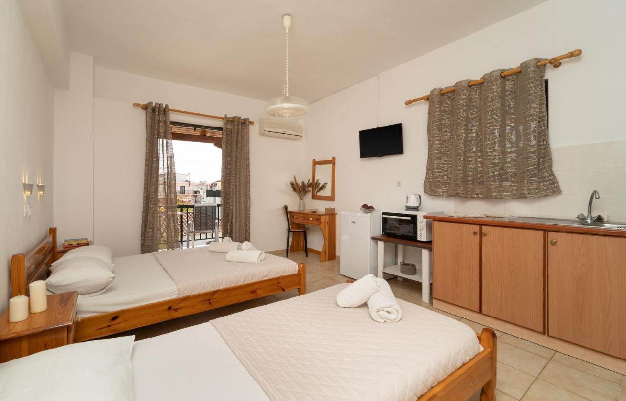 Tsimiklis Apartments Финикунда Екстериор снимка
