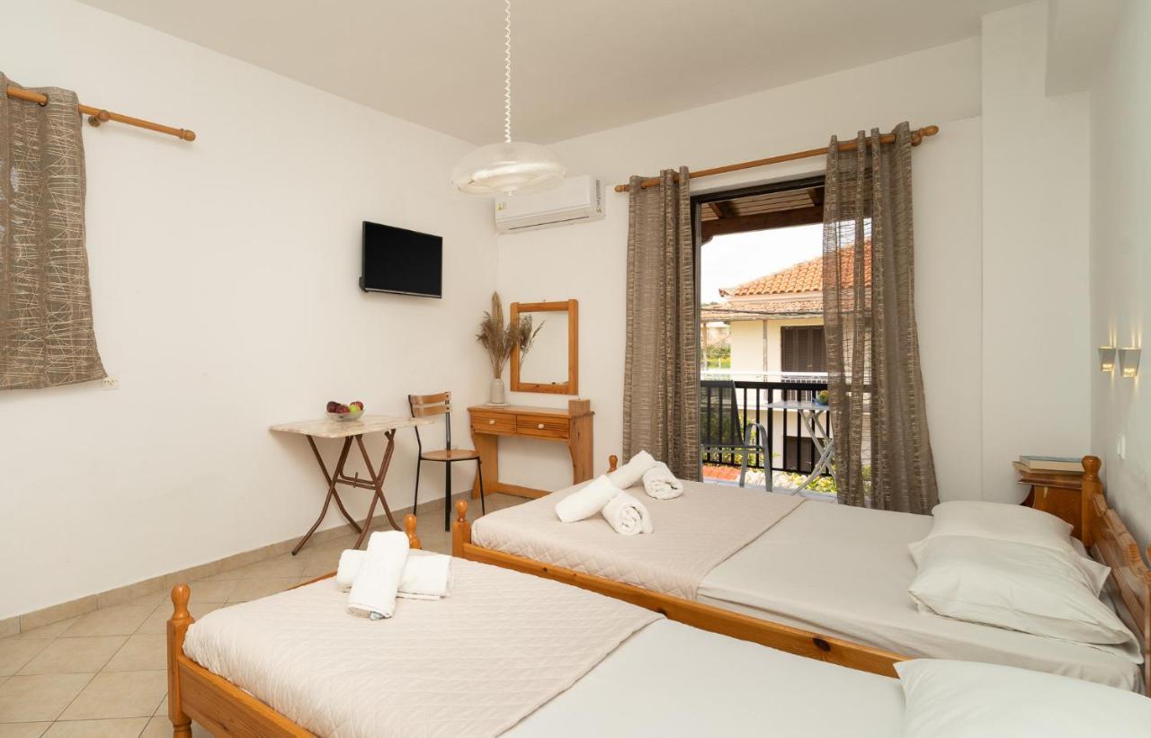 Tsimiklis Apartments Финикунда Екстериор снимка