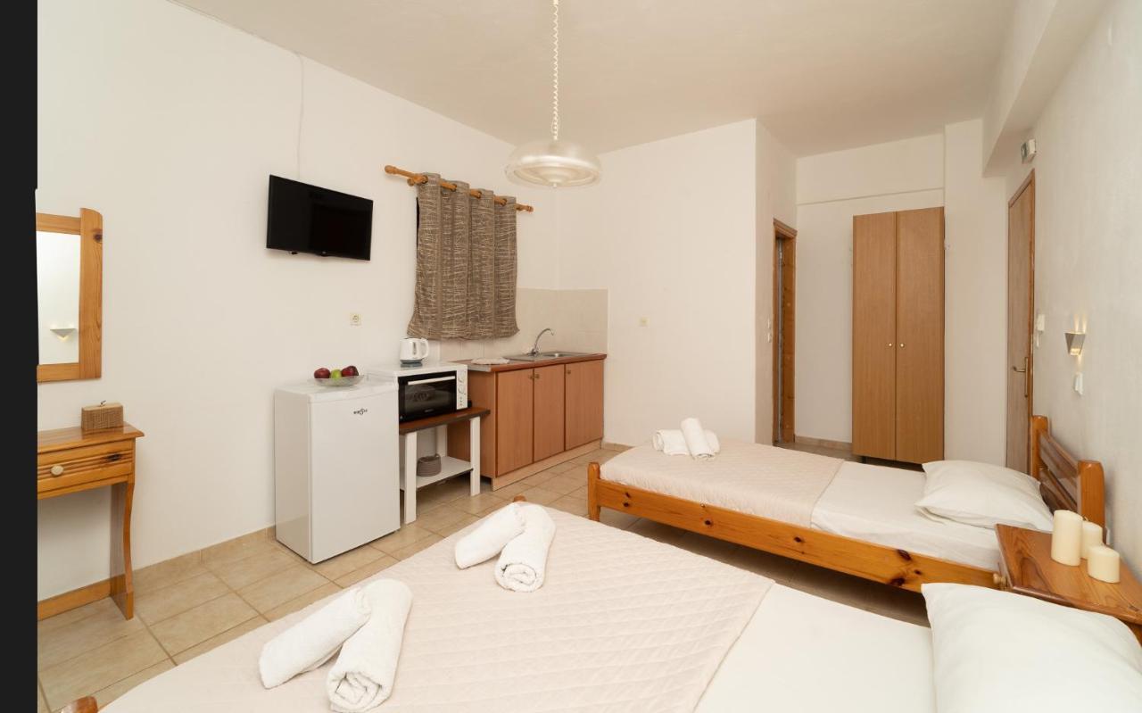 Tsimiklis Apartments Финикунда Екстериор снимка