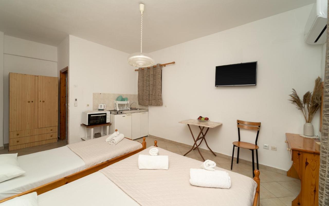 Tsimiklis Apartments Финикунда Екстериор снимка