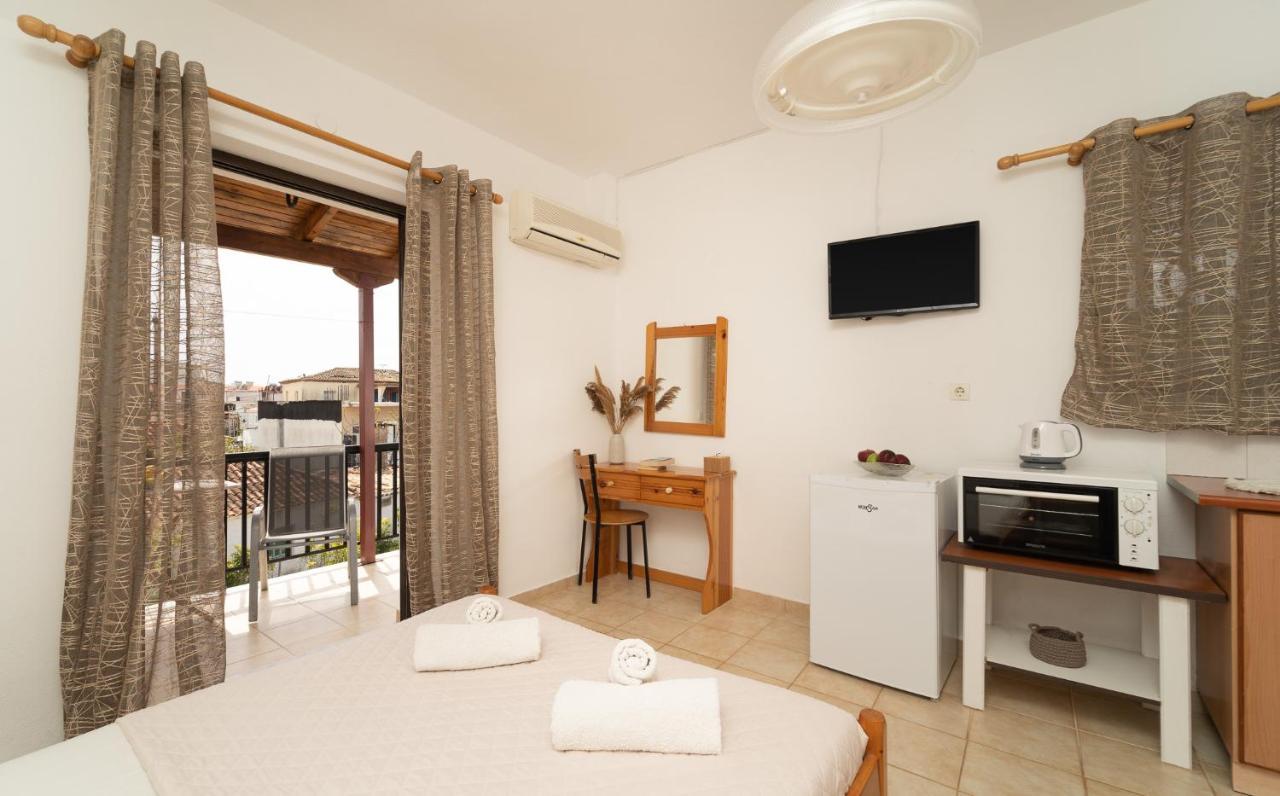 Tsimiklis Apartments Финикунда Екстериор снимка